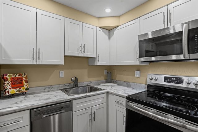 4601 Fifth 221, Oakland, PA 15213
