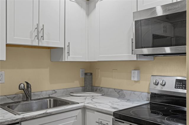 4601 Fifth 221, Oakland, PA 15213