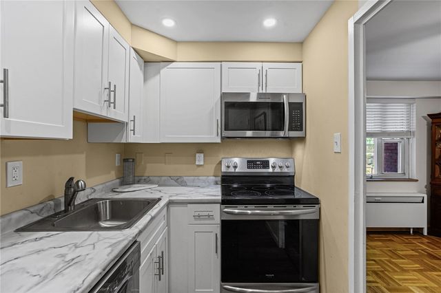 4601 Fifth 221, Oakland, PA 15213