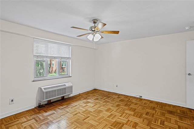 4601 Fifth 221, Oakland, PA 15213