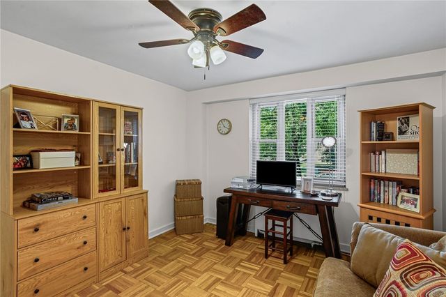 4601 Fifth 221, Oakland, PA 15213