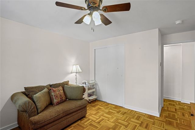 4601 Fifth 221, Oakland, PA 15213