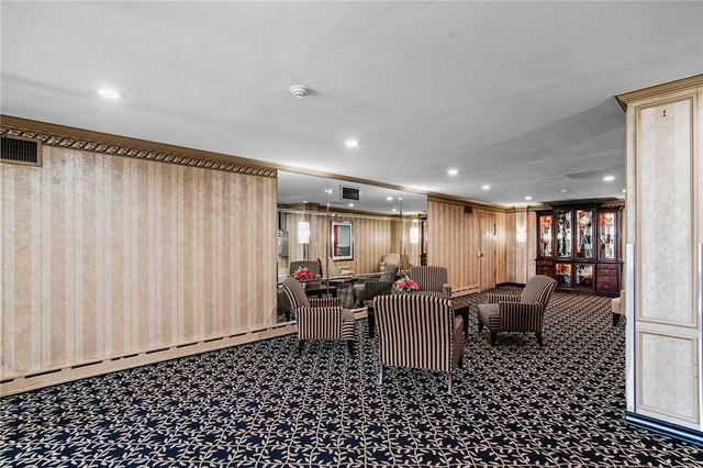 4601 Fifth 221, Oakland, PA 15213