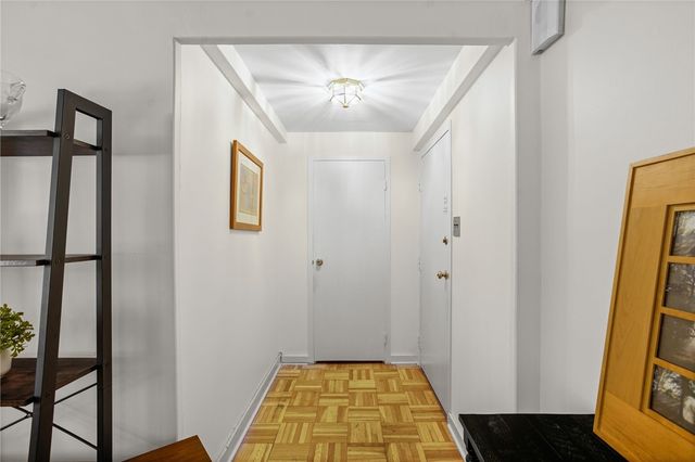 4601 Fifth 221, Oakland, PA 15213