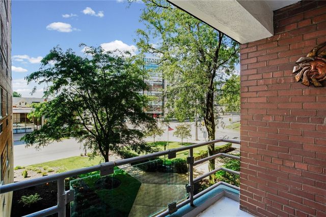 4601 Fifth 221, Oakland, PA 15213