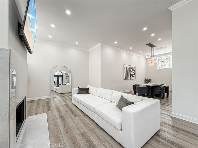 21047 Dumetz Road, Woodland Hills, CA 91364