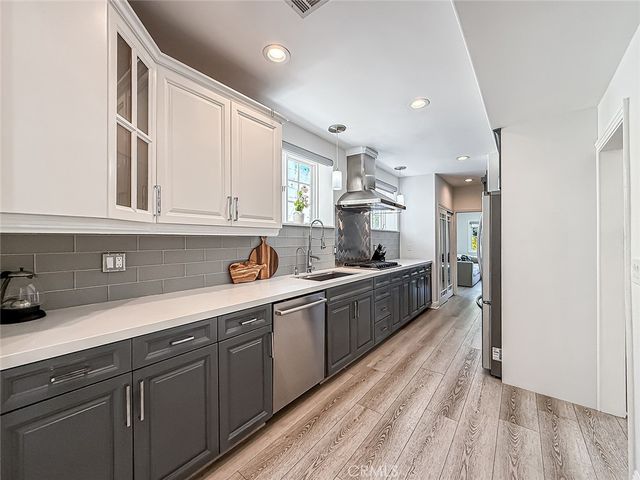 21047 Dumetz Road, Woodland Hills, CA 91364