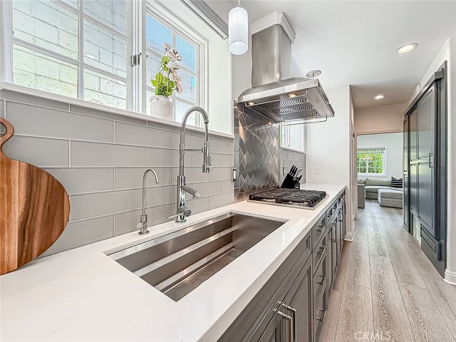21047 Dumetz Road, Woodland Hills, CA 91364