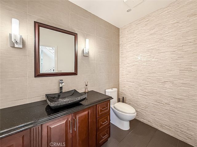 21047 Dumetz Road, Woodland Hills, CA 91364