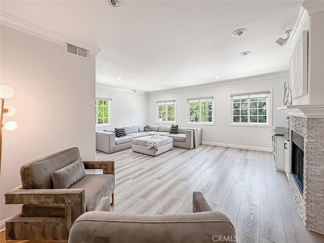 21047 Dumetz Road, Woodland Hills, CA 91364