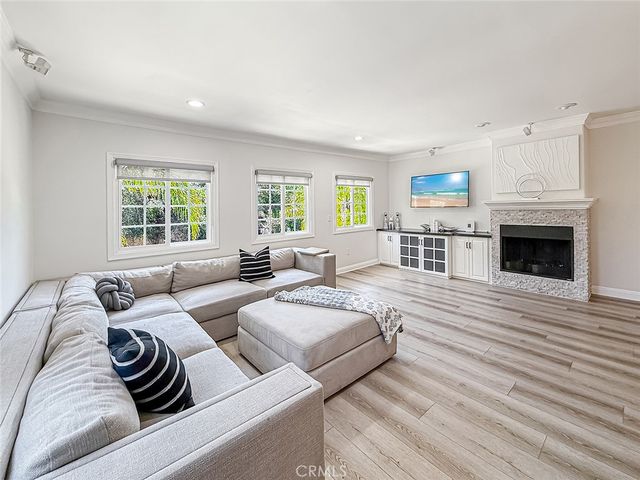 21047 Dumetz Road, Woodland Hills, CA 91364