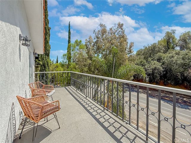 21047 Dumetz Road, Woodland Hills, CA 91364