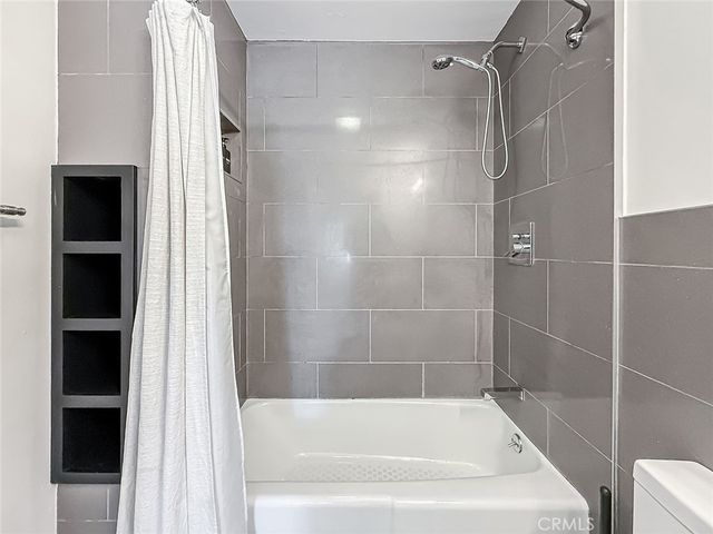 21047 Dumetz Road, Woodland Hills, CA 91364
