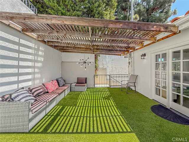 21047 Dumetz Road, Woodland Hills, CA 91364