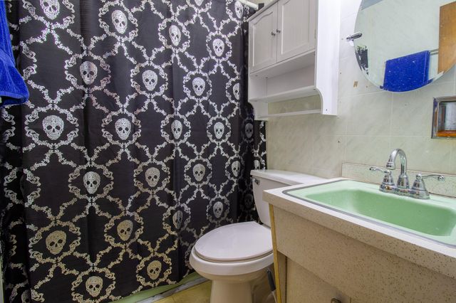 1023 E 29th Avenue, Lake Station, IN 46405