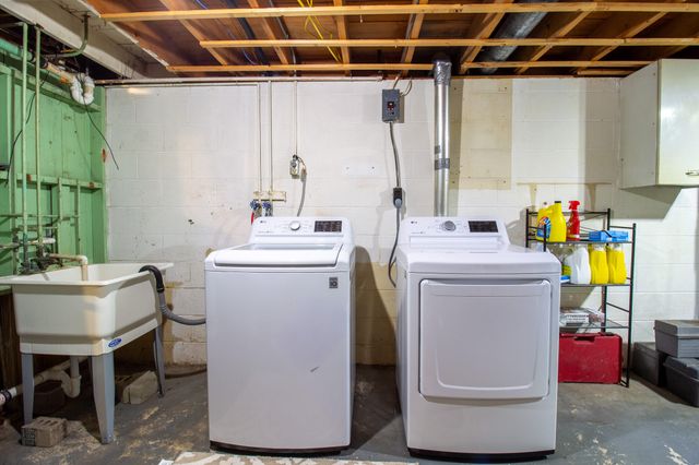 1023 E 29th Avenue, Lake Station, IN 46405