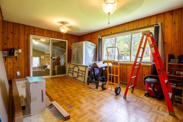 1023 E 29th Avenue, Lake Station, IN 46405