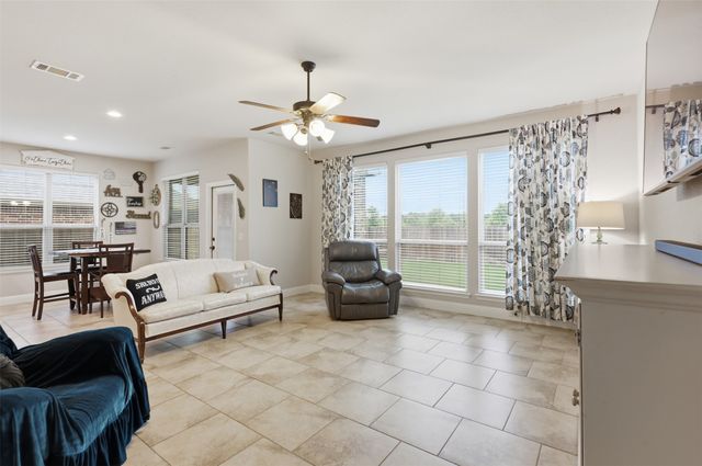 1385 Litchfield Lane, Burleson, TX 76028