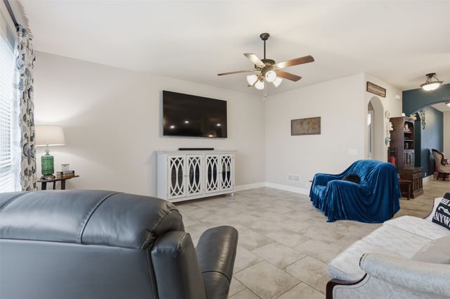 1385 Litchfield Lane, Burleson, TX 76028