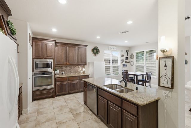 1385 Litchfield Lane, Burleson, TX 76028