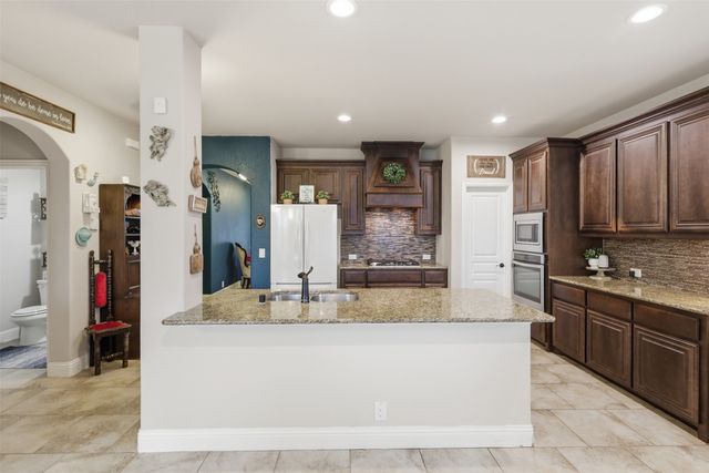 1385 Litchfield Lane, Burleson, TX 76028