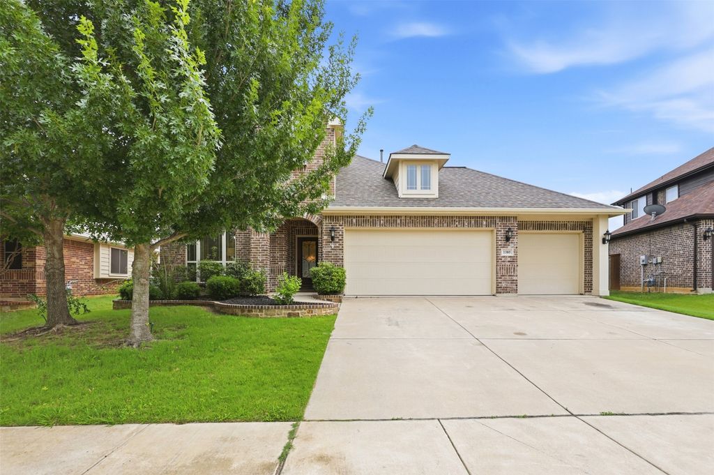 1385 Litchfield Lane, Burleson, TX 76028