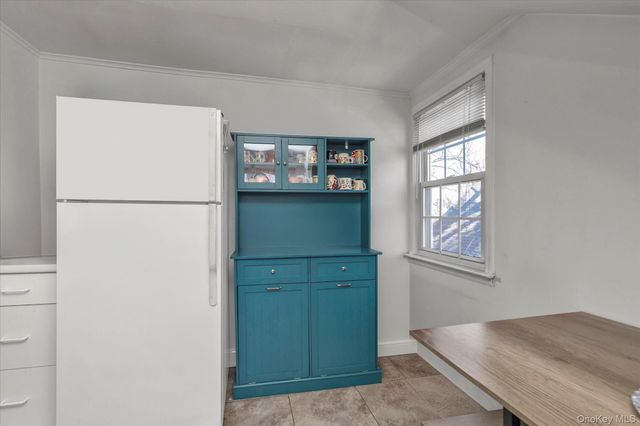 81 Stuart Street, Lynbrook, NY 11563