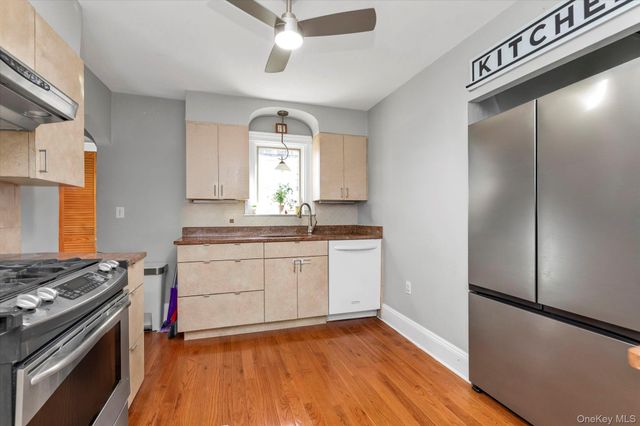 81 Stuart Street, Lynbrook, NY 11563