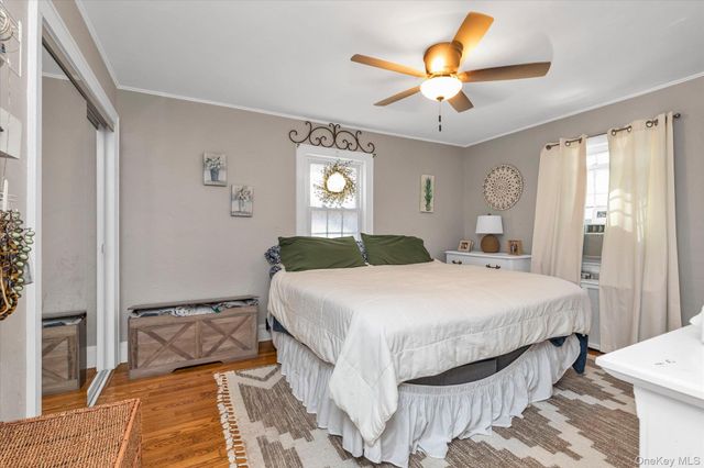 81 Stuart Street, Lynbrook, NY 11563