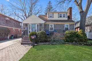 81 Stuart Street, Lynbrook, NY 11563