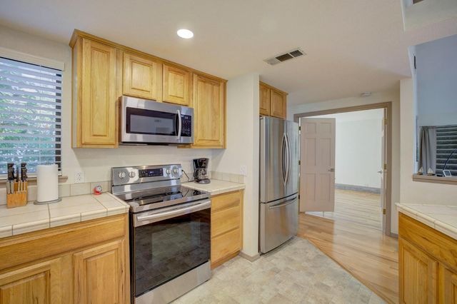 2895 Baseline Rd, Roseville, CA 95747