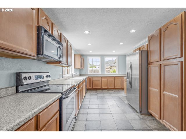 301 FLOWER Ln, Dayton, OR 97114