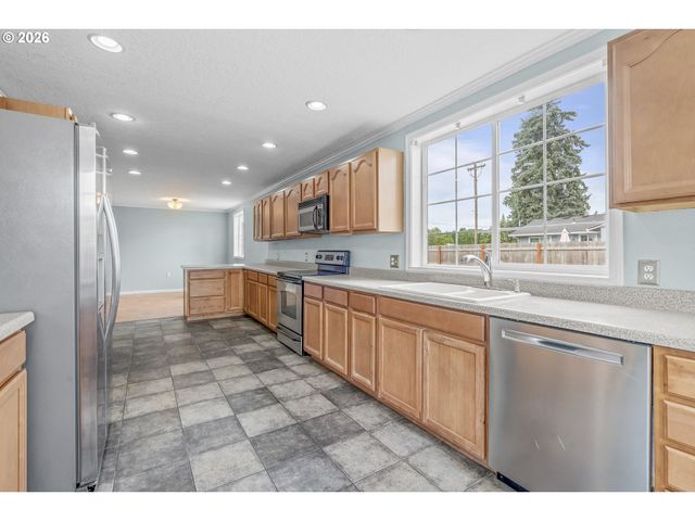 301 FLOWER Ln, Dayton, OR 97114