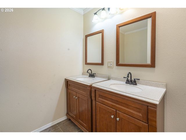 301 FLOWER Ln, Dayton, OR 97114