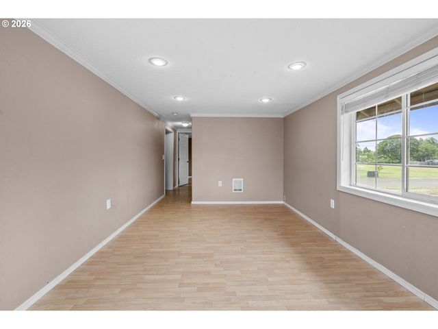 301 FLOWER Ln, Dayton, OR 97114