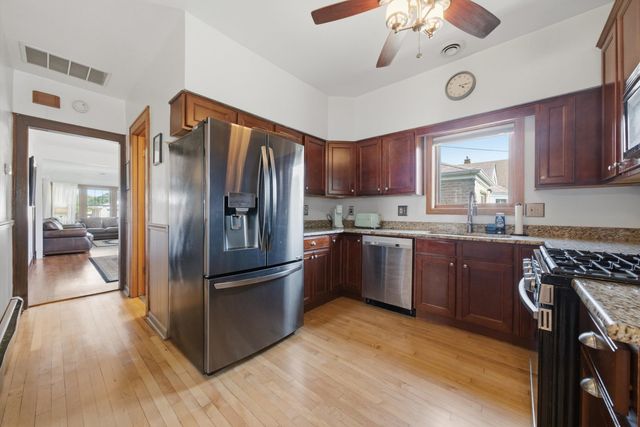 3616 Wisconsin Avenue, Berwyn, IL 60402
