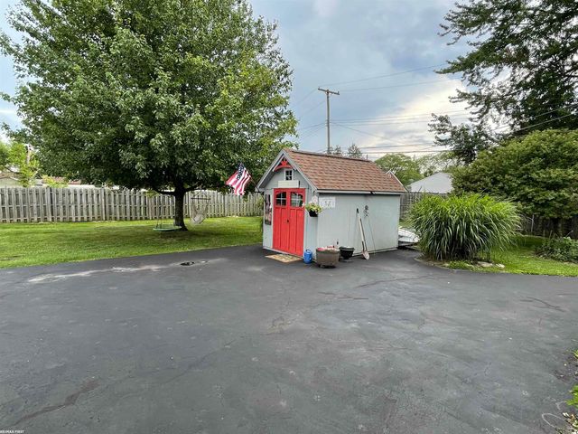 26689 Elm Street, Roseville, MI 48066