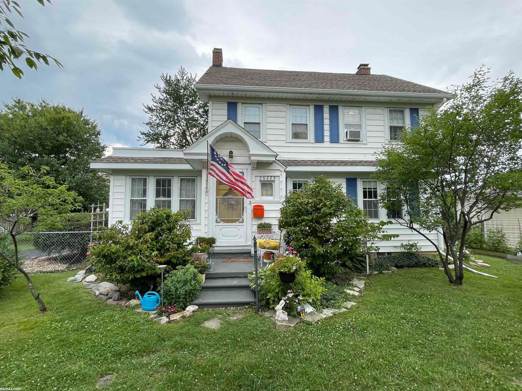 26689 Elm Street, Roseville, MI 48066