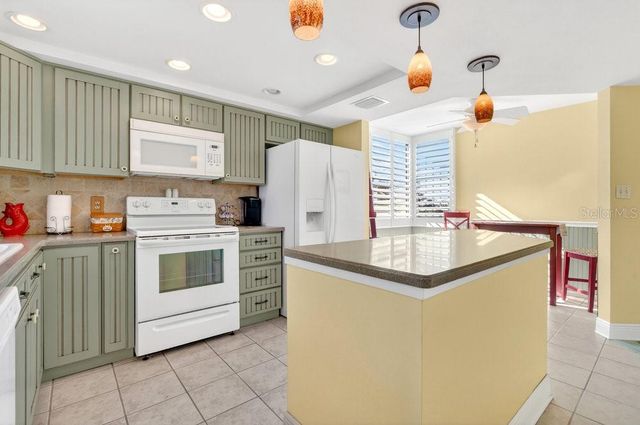 1328 PASADENA AVENUE S 308, South Pasadena, FL 33707