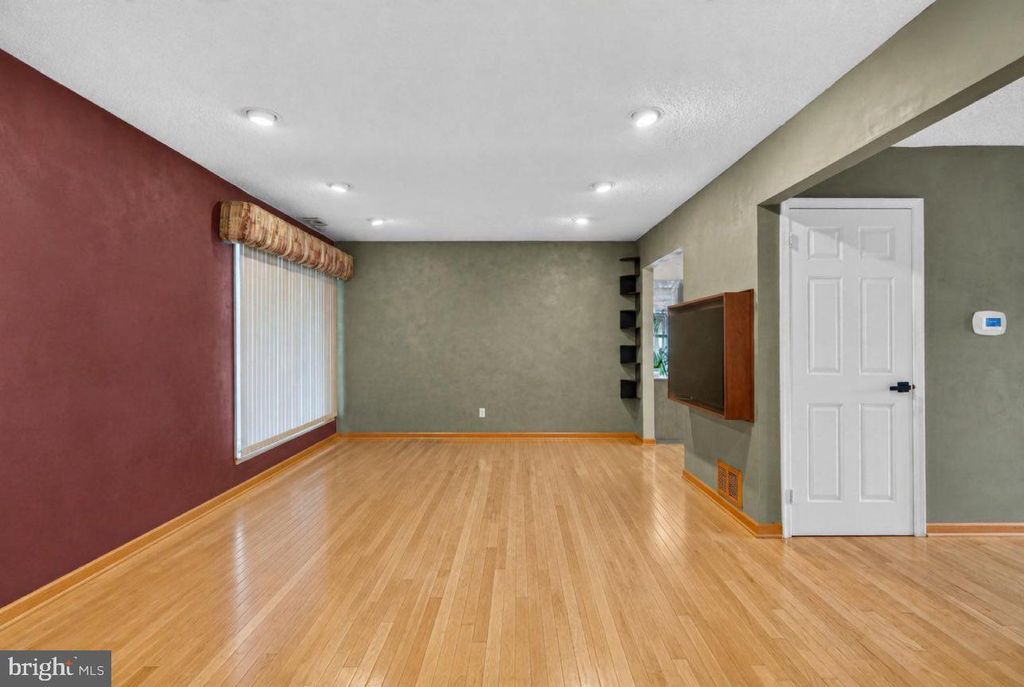 68 LONGWOOD DR, Sicklerville, NJ 08081 — photo 3
