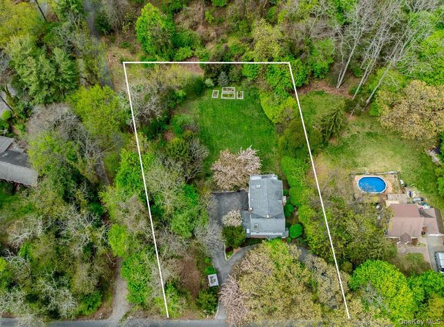 81 Old Post Road, East Setauket, NY 11733