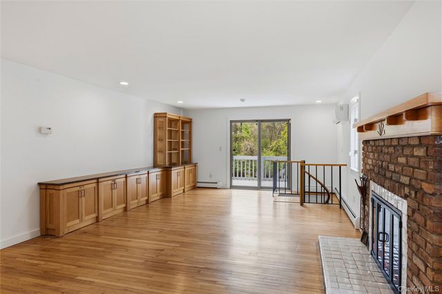 81 Old Post Road, East Setauket, NY 11733