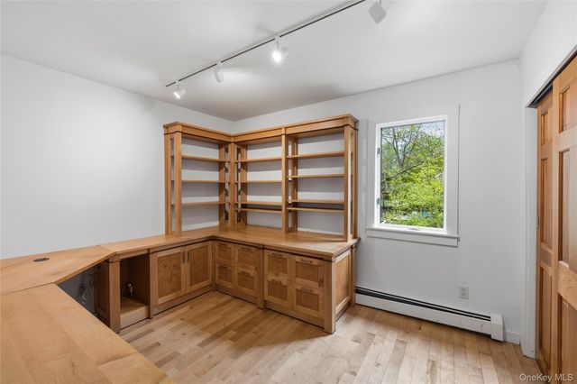 81 Old Post Road, East Setauket, NY 11733