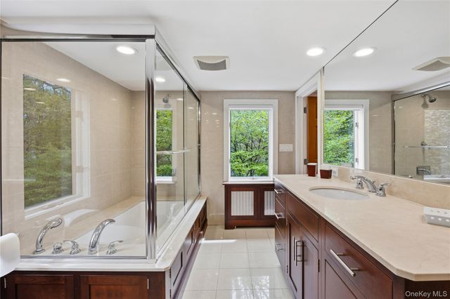 81 Old Post Road, East Setauket, NY 11733