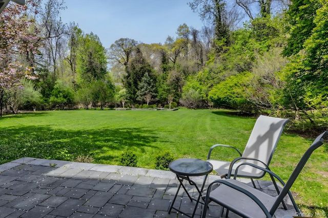 81 Old Post Road, East Setauket, NY 11733