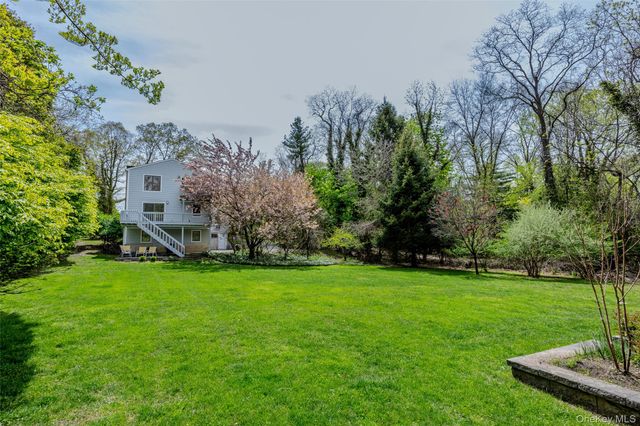 81 Old Post Road, East Setauket, NY 11733