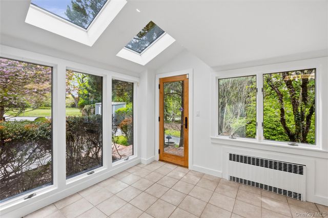 81 Old Post Road, East Setauket, NY 11733