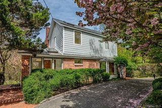 81 Old Post Road, East Setauket, NY 11733