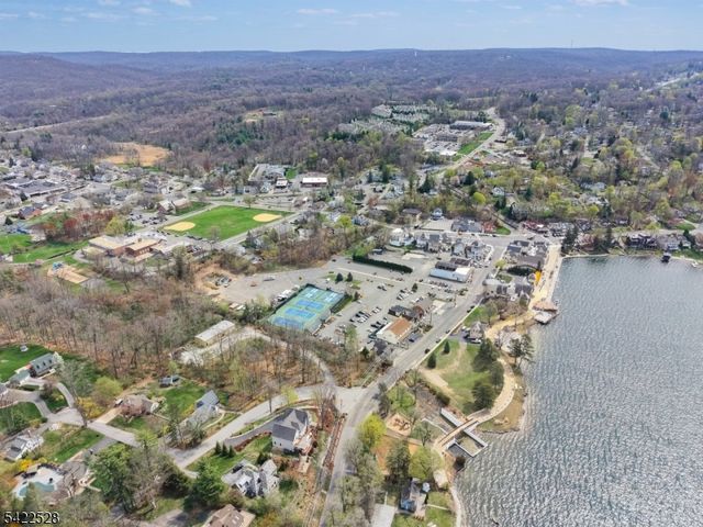 3 Alder Dr, Sparta Twp., NJ 07871