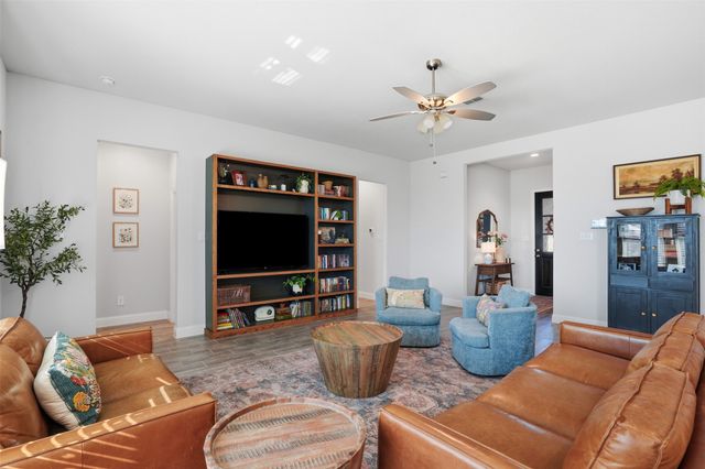 1027 Moss Grove Trail, Justin, TX 76247